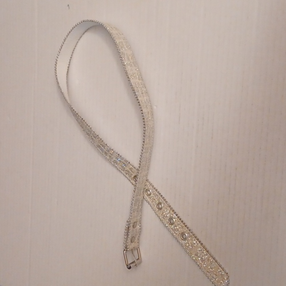 $4 Add-on Silver & White Sparkly Belt - Size Large (Youth)